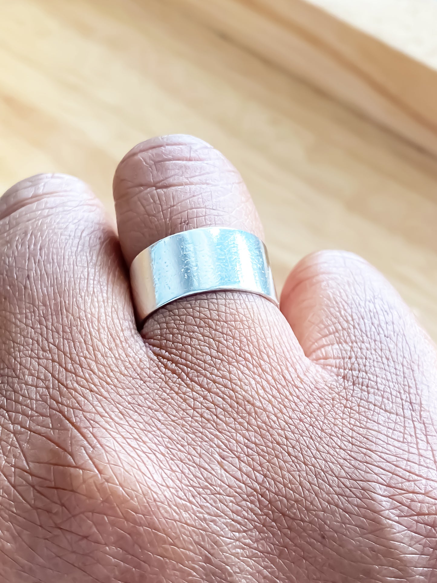 Moca Jewellery Chike's ring, band ring men in silver or gold, designed for stylish everyday wear with free shipping