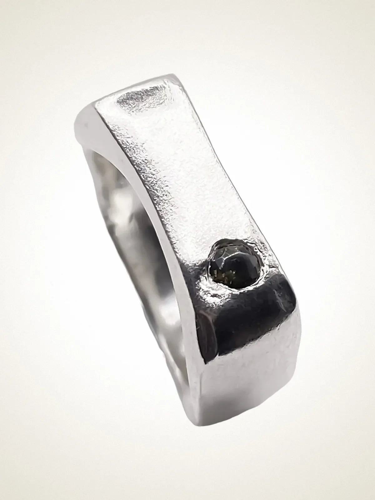 Grace Bow Gem Ring handmade luxury ring, 18ct Gold Vermeil finish, sophisticated style, close-up