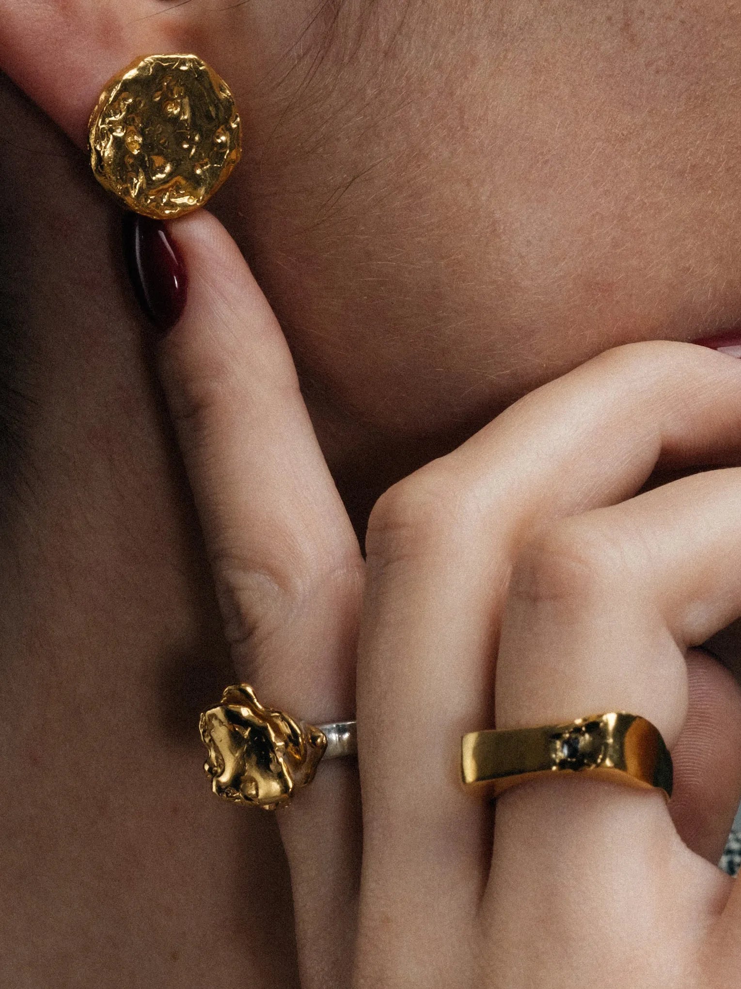 "Flower" ring artisan crafted ring in 18ct Gold Vermeil, timeless style, lifestyle shot