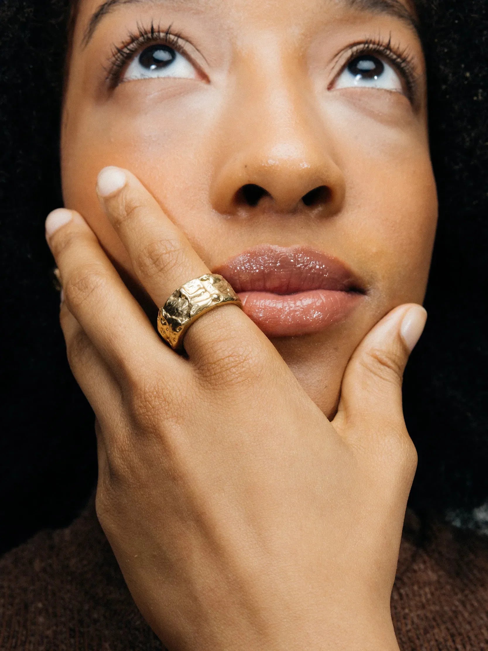 Handmade Stone Set Band luxury jewelry, premium metal, luxurious look, front view