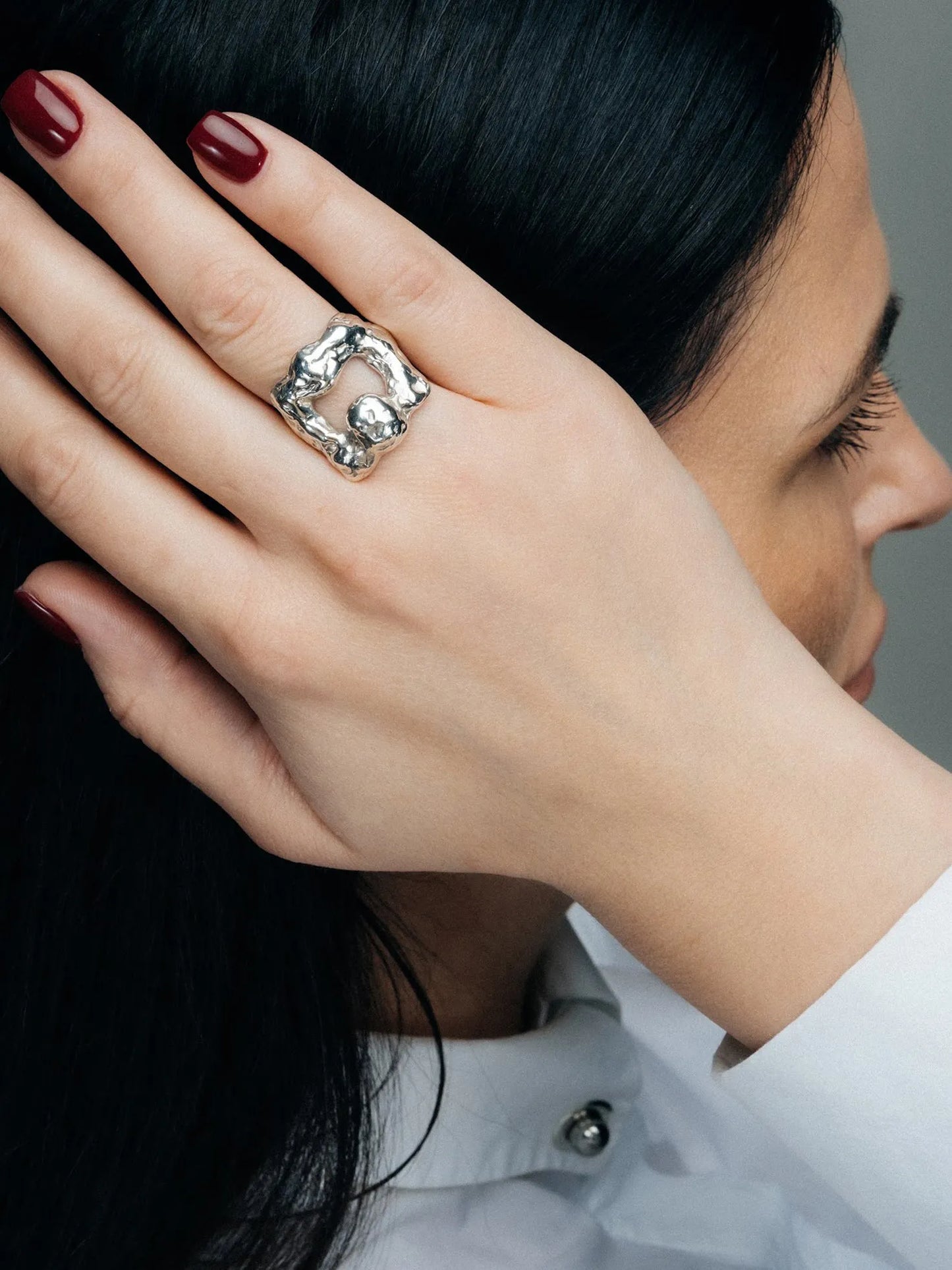 Handmade Mask Ring luxury jewelry, Sterling silver, luxurious look, front view