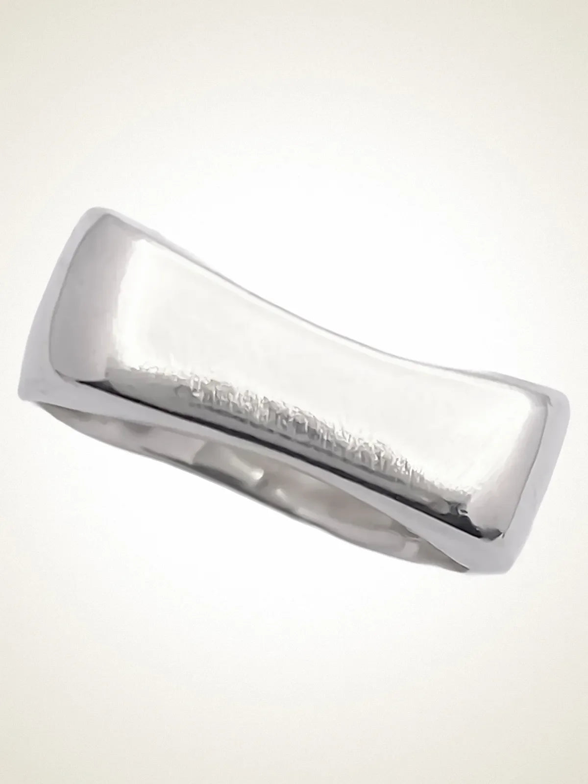 Grace Bow Ring artisan designer ring in 18ct Gold Vermeil, chic style, different perspective