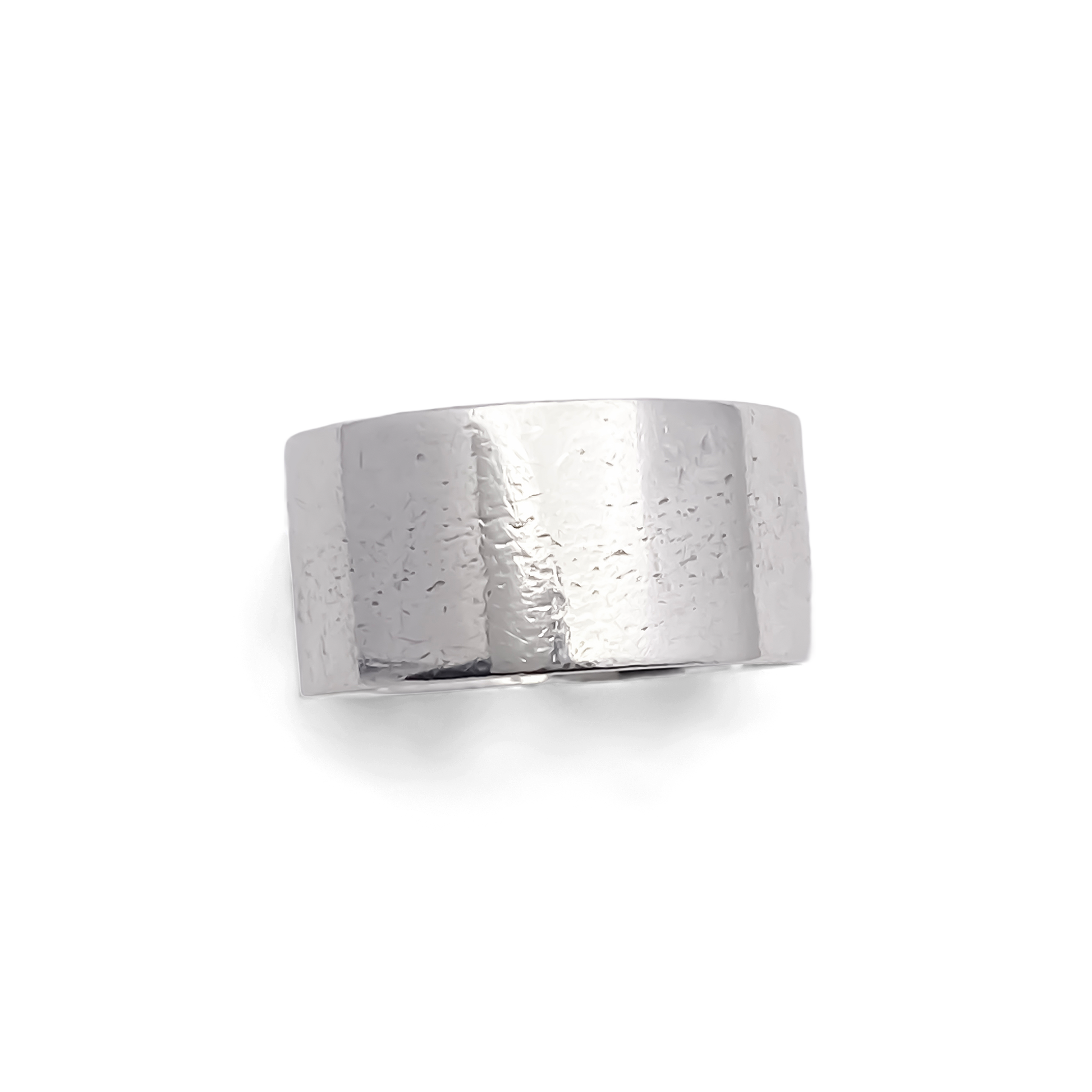 Moca Jewellery Chike's ring, band ring men in polished silver or gold with a sleek design and free shipping